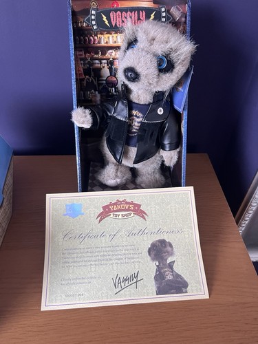 Compare the meerkat yakov s - meerkat, yakov's
